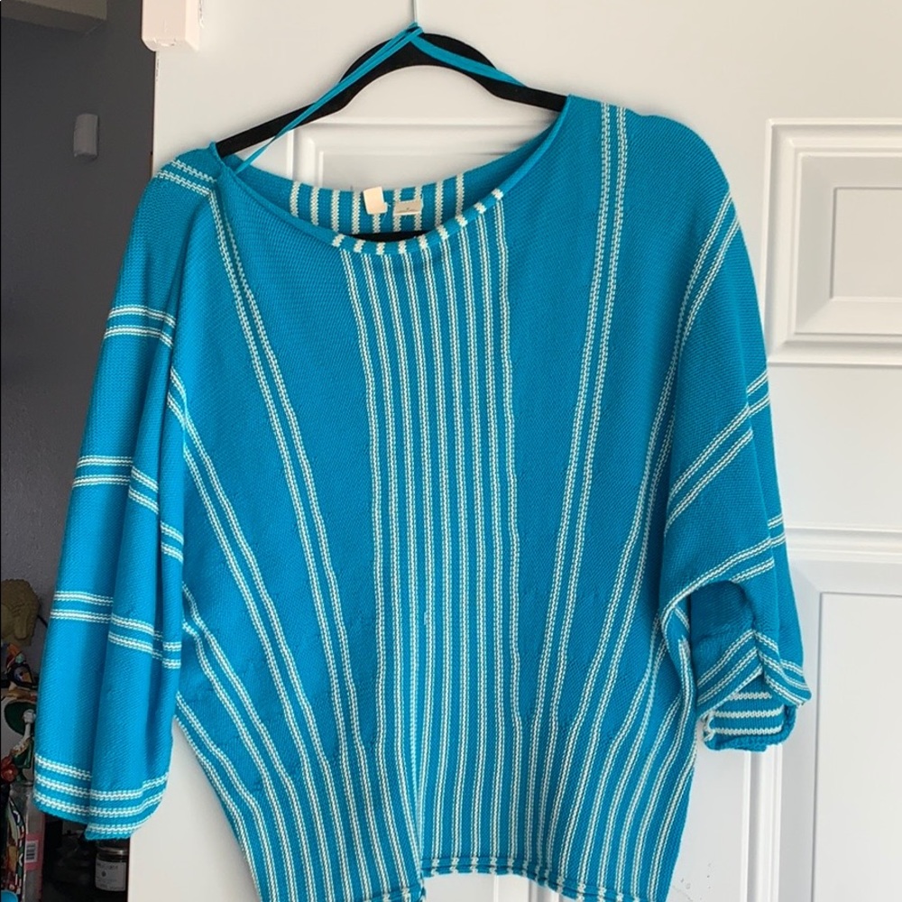Cute cotton top perfect for work or nite out